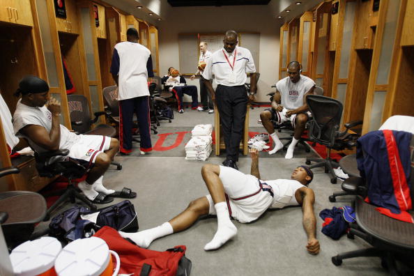 包含上海久事训练开放日;清晨更衣室发声引欢呼;NBA常规赛在即;更衣室氛围转暖的词条 包含上海久事训练开放日;清晨更衣室发声引欢呼;NBA常规赛在即;更衣室氛围转暖的词条