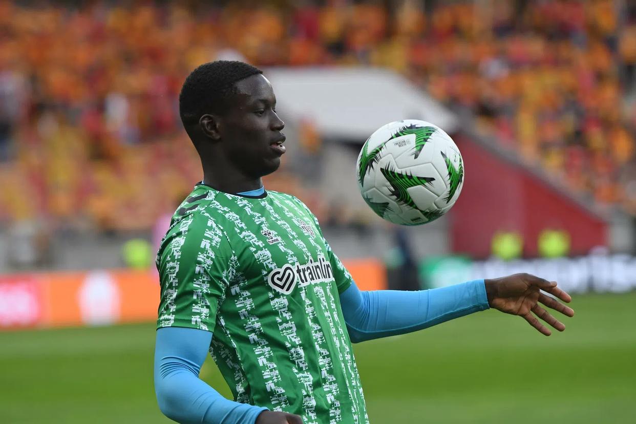 关于冲刺阶段体能课后，埃因霍温篮板制胜备战国王杯，信心回归，年轻球员得到机会的信息