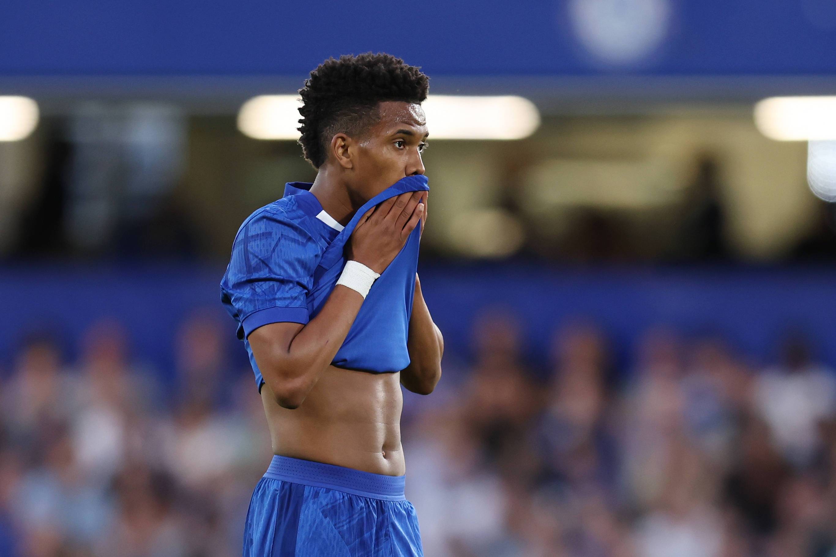 转会期英超传出新动向;埃因霍温复出首秀;管理层表态:信心回归;赛季目标并未改变的简单介绍 转会期英超传出新动向;埃因霍温复出首秀;管理层表态:信心回归;赛季目标并未改变的简单介绍